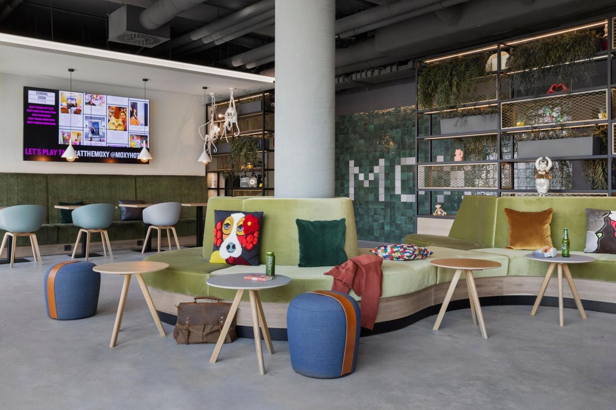 Moxy East 3*